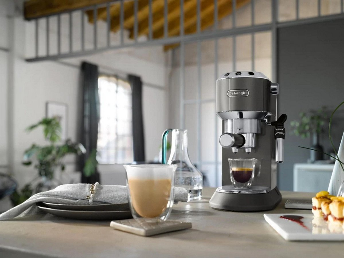 DE Cafetera Expreso - DE LONGHI EC785.GY, 15 bar, 1300 W, 2 tazas, beige - Imagen 7