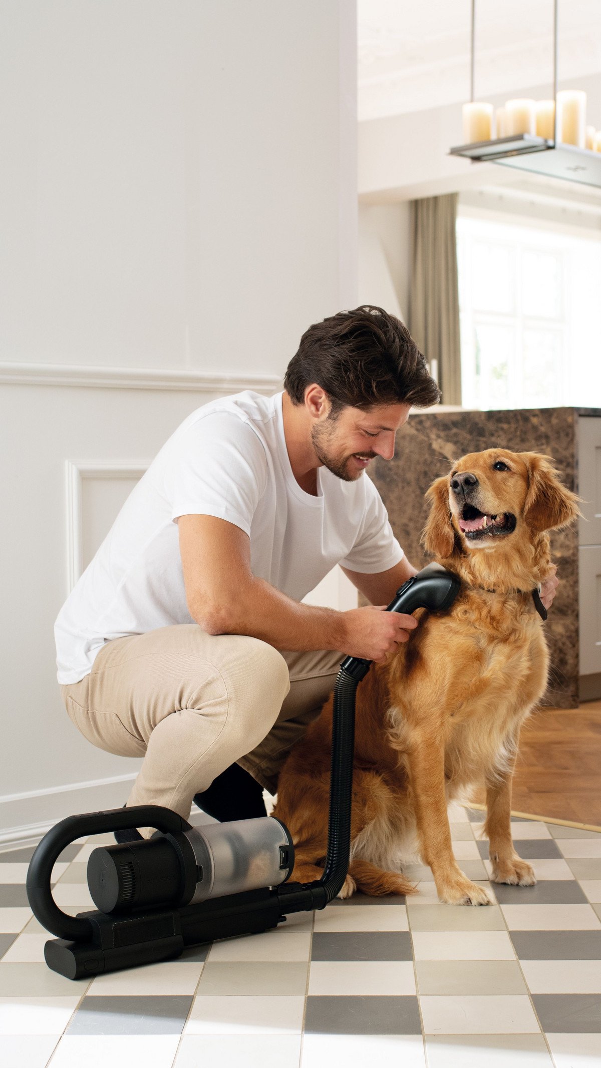 NILFISK Aspiradora escoba sin cable - NILFISK S1 Pet Care, 550 W, Potencia de succión 550 W, Depósito 0,8 l, Autonomía 60Min., Negro - Imagen 7